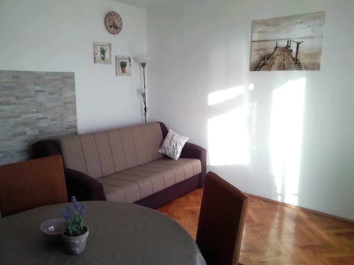 Apartment Nina Senj  Extérieur photo